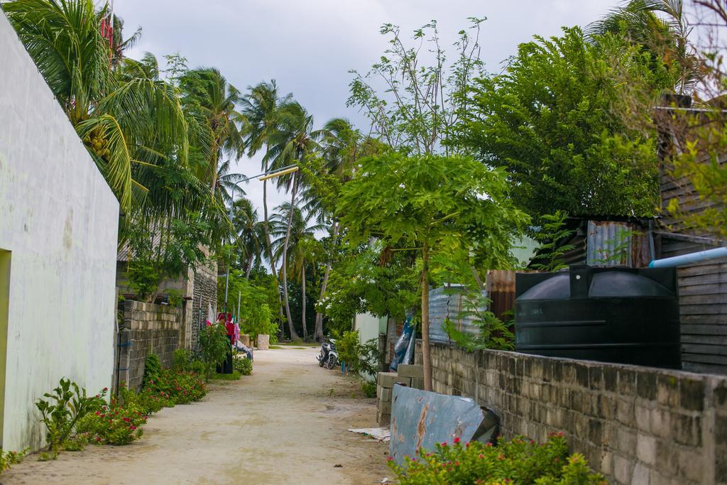 Maldives Seashine Hotel Huraa Exterior foto